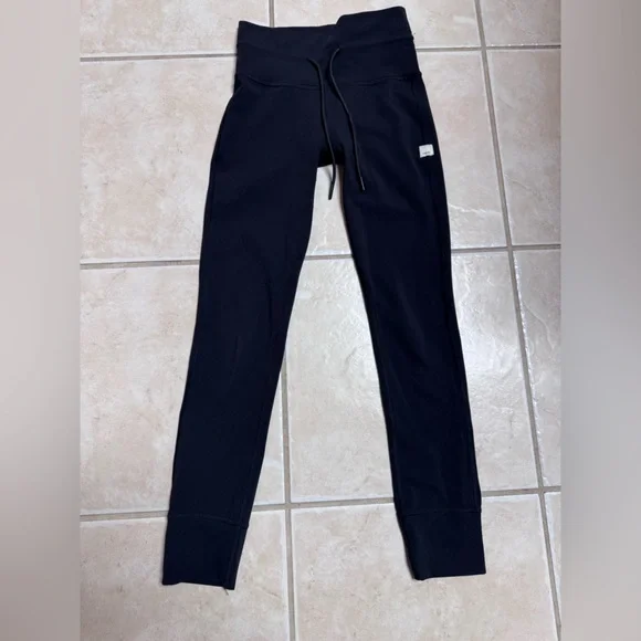 Vuori Charcoal Gray Leggings - Picture 5 of 15